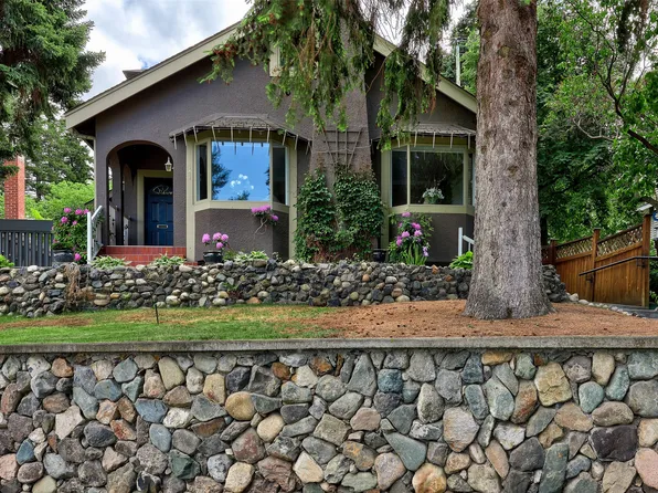 141 Connaught Rd, Kamloops, BC V2C 1G5