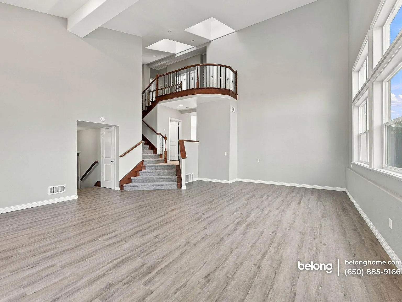 5 bed, 4.5 bath, 3394 sqft, $5,495 — Photo 3