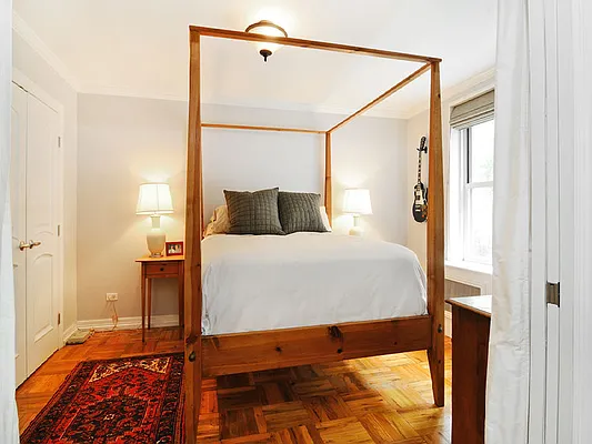 Sold by Sotheby's International Realty | media 10