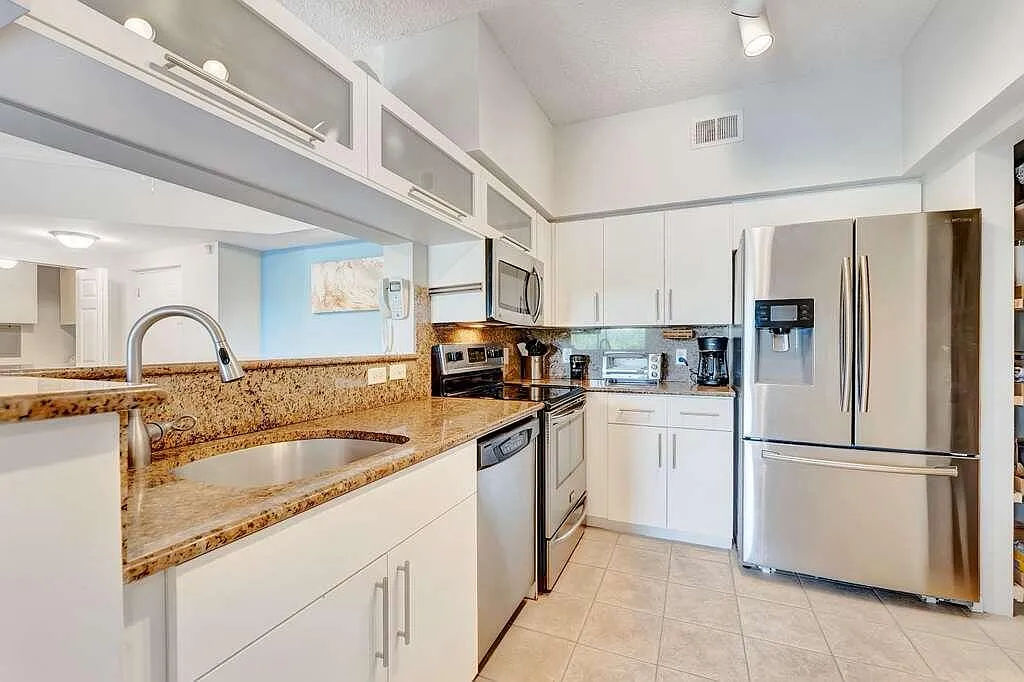 2 bed, 2.0 bath, 1131 sqft, $3,500 — Photo 4