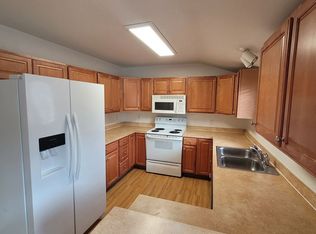 140 B St, Springfield, OR 97477