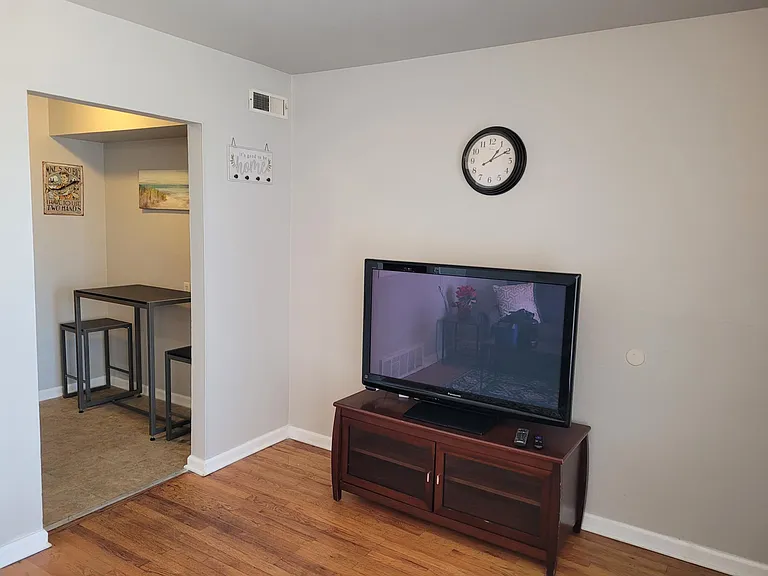 Maplewood Square Apartments — Photo 5