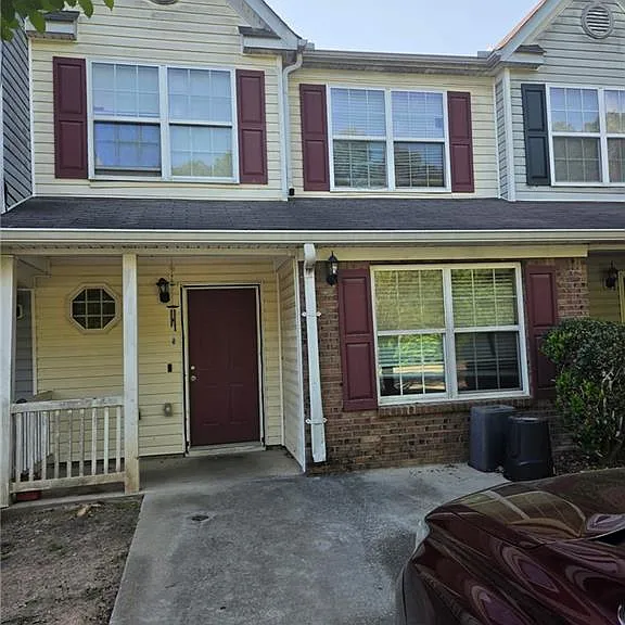 550 Parkway Rd — Photo 1
