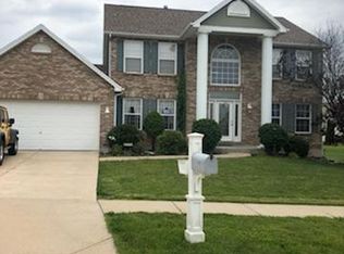 402 Spirit Dr, Lake Saint Louis, MO 63367