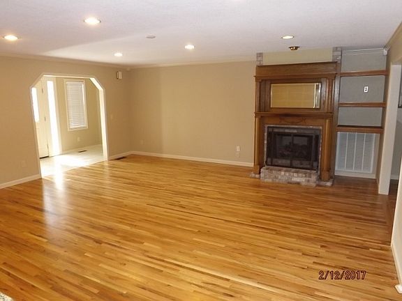 4th image of 928 Eagle Mountain Blvd