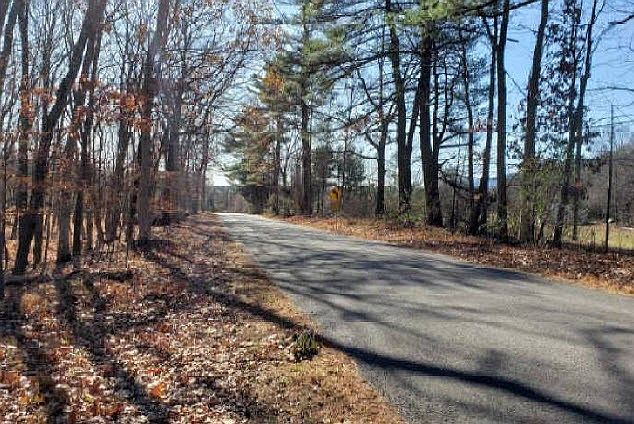 2nd image of 302 Indian Ridge Rd