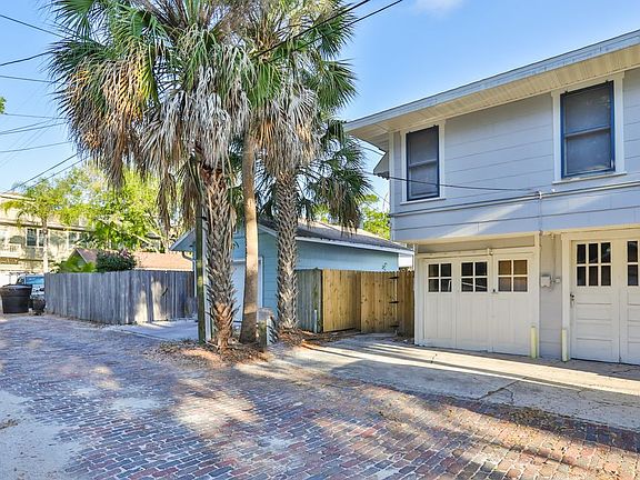 4th image of 228 9th Ave N APT B