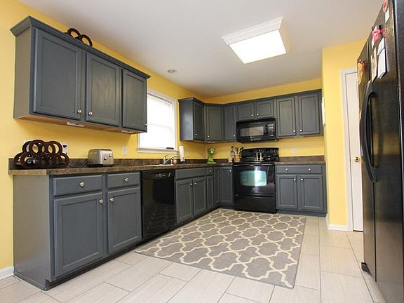 2nd image of 311 Plantation Dr