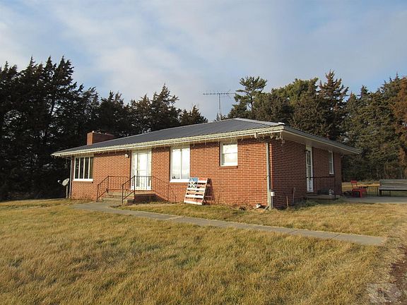 2nd image of 2820 York Ave