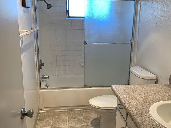 3rd image of 515 Boynton Ave #27