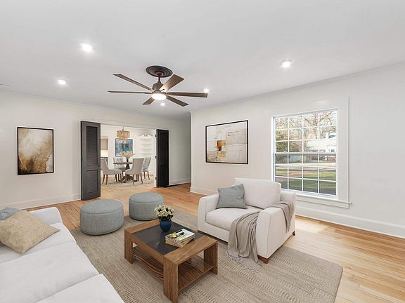 3rd image of 532 Westmoreland Pl
