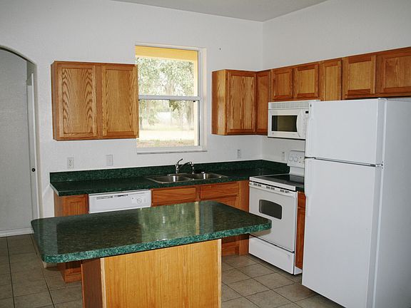 3rd image of 161 Golf Aire Blvd