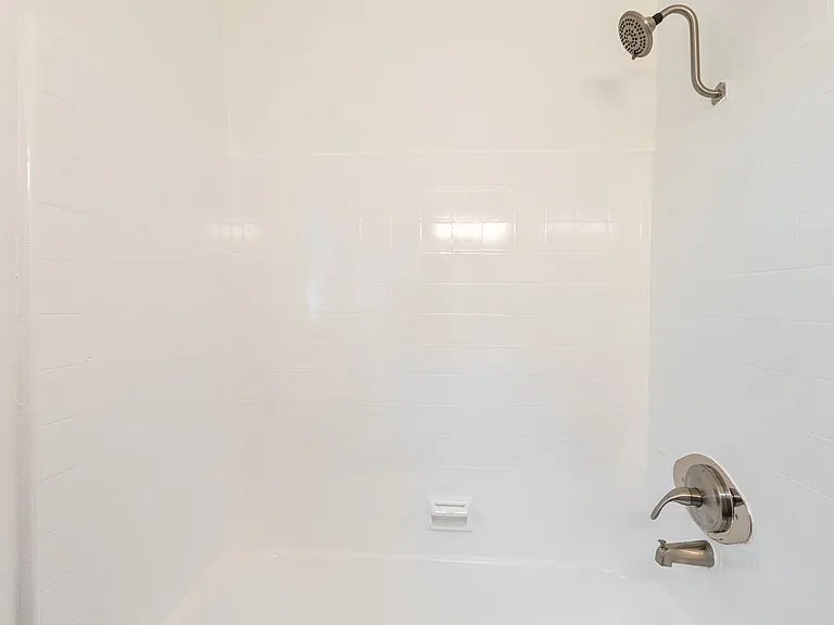 621 Midvale Avenue — Photo 23
