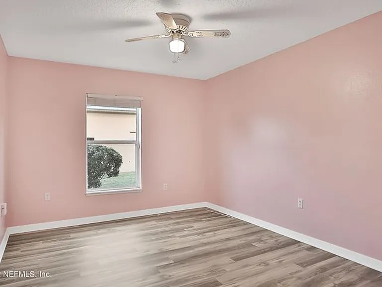 11 Wheatfield Dr — Photo 26