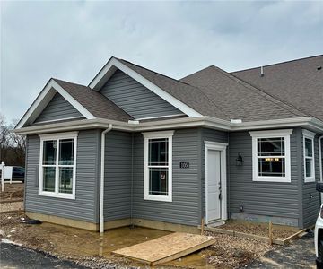 105 Independence Dr #109A, Cabot, PA, 16023