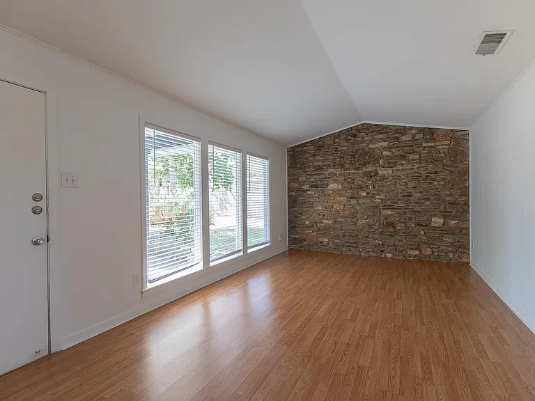 3410 West Ave #B — Photo 2