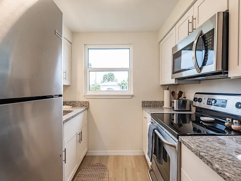 1611 Florence Ave #B — Photo 20