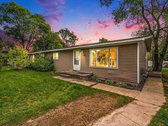 3rd image of 2883-2885 Princeton Dr