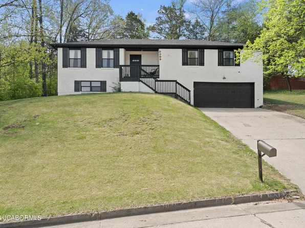 2709 Briarwood Dr, Jefferson City, MO 65109