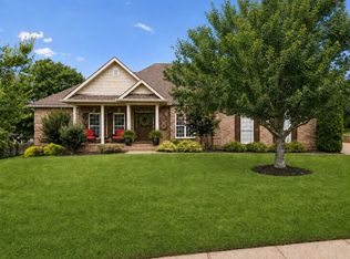 1003 Lichfield Ct, Thompsons Station, TN 37179