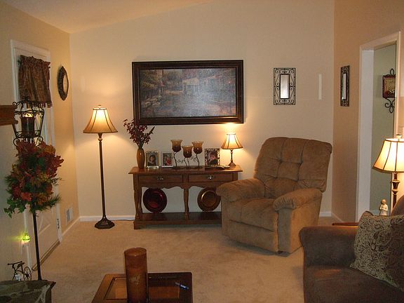 5th image of 3961 Woodland Cir SE