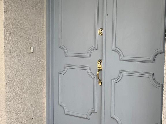 4th image of 1248 W McKinley Ave #1