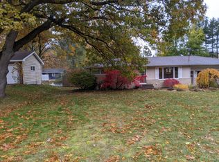174 Oak Park Dr, Holland, MI 49424