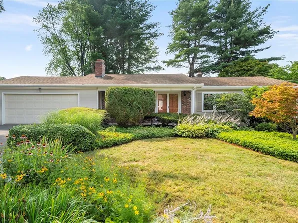 26 Monica Dr, Cumberland, RI 02864