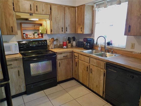 5th image of 8254 Malvern Cir