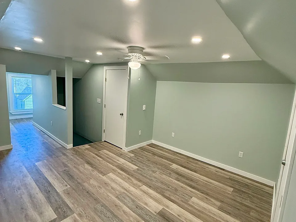 242 Washington Blvd #1/2
