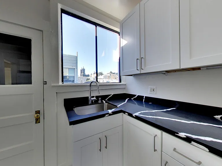 1890 Grove St #1058R — Photo 7
