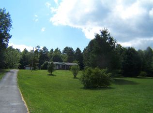 2040 Anderson Rd, Monterey, TN 38574