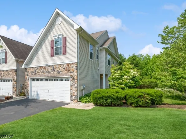 233 CONCORD PLACE, PENNINGTON, NJ 08534