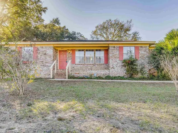 5873 W Shore Dr, Pensacola, FL 32526