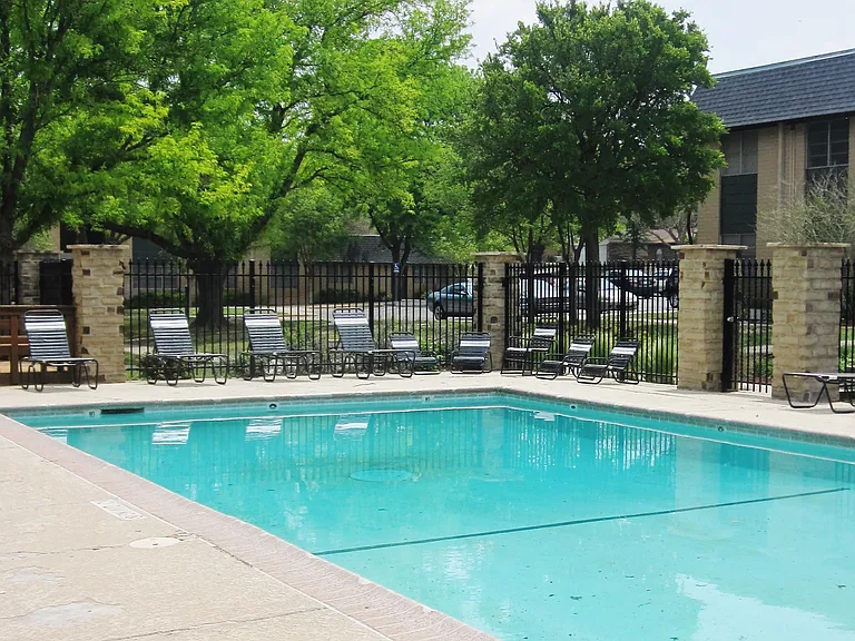 Canyon Creek Apartments — Photo 5