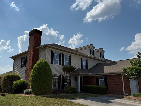 1701 Pin Oak Dr, Dalton, GA 30721