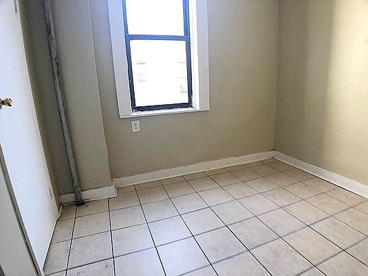5th image of 188 Parkside Ave #D