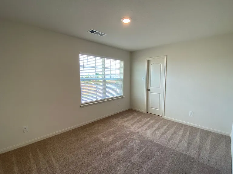 105 Brunswick Ln — Photo 27