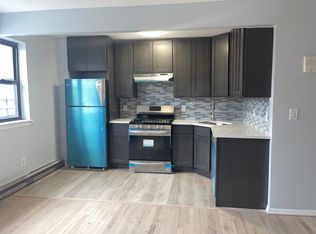 130 McGuinness Blvd #3, Brooklyn, NY 11222