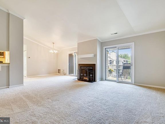 5th image of 1115 Castle Harbour Way Unit 3C