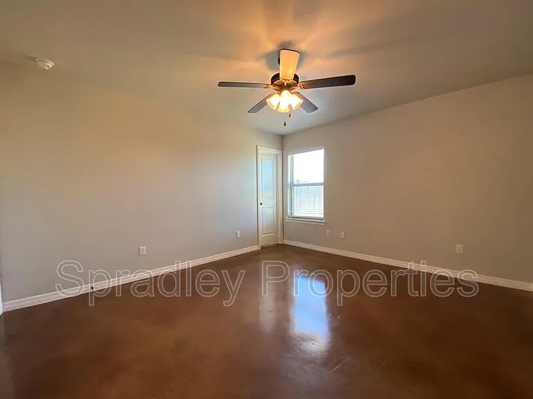 204 Juniper Dr #B — Photo 8