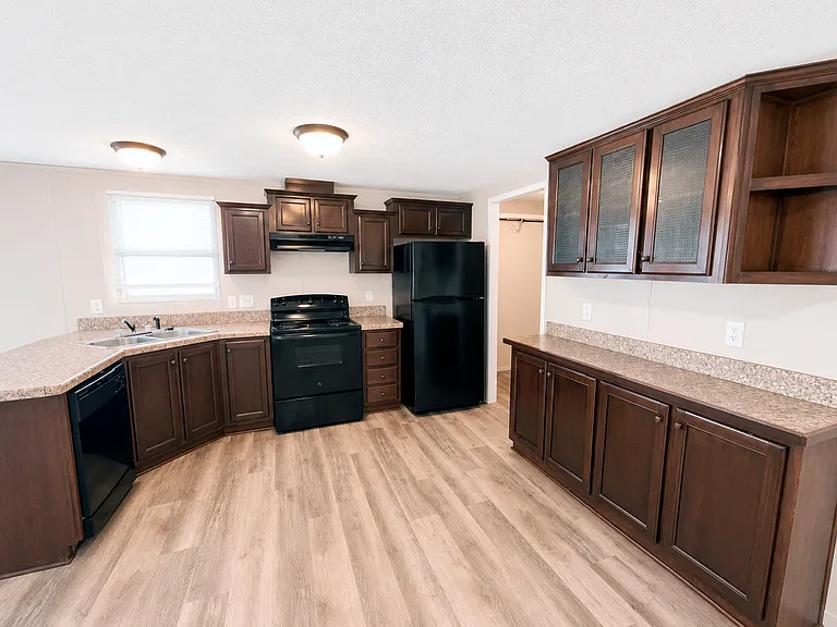 Silverstone Manufactured Home Community — Photo 12
