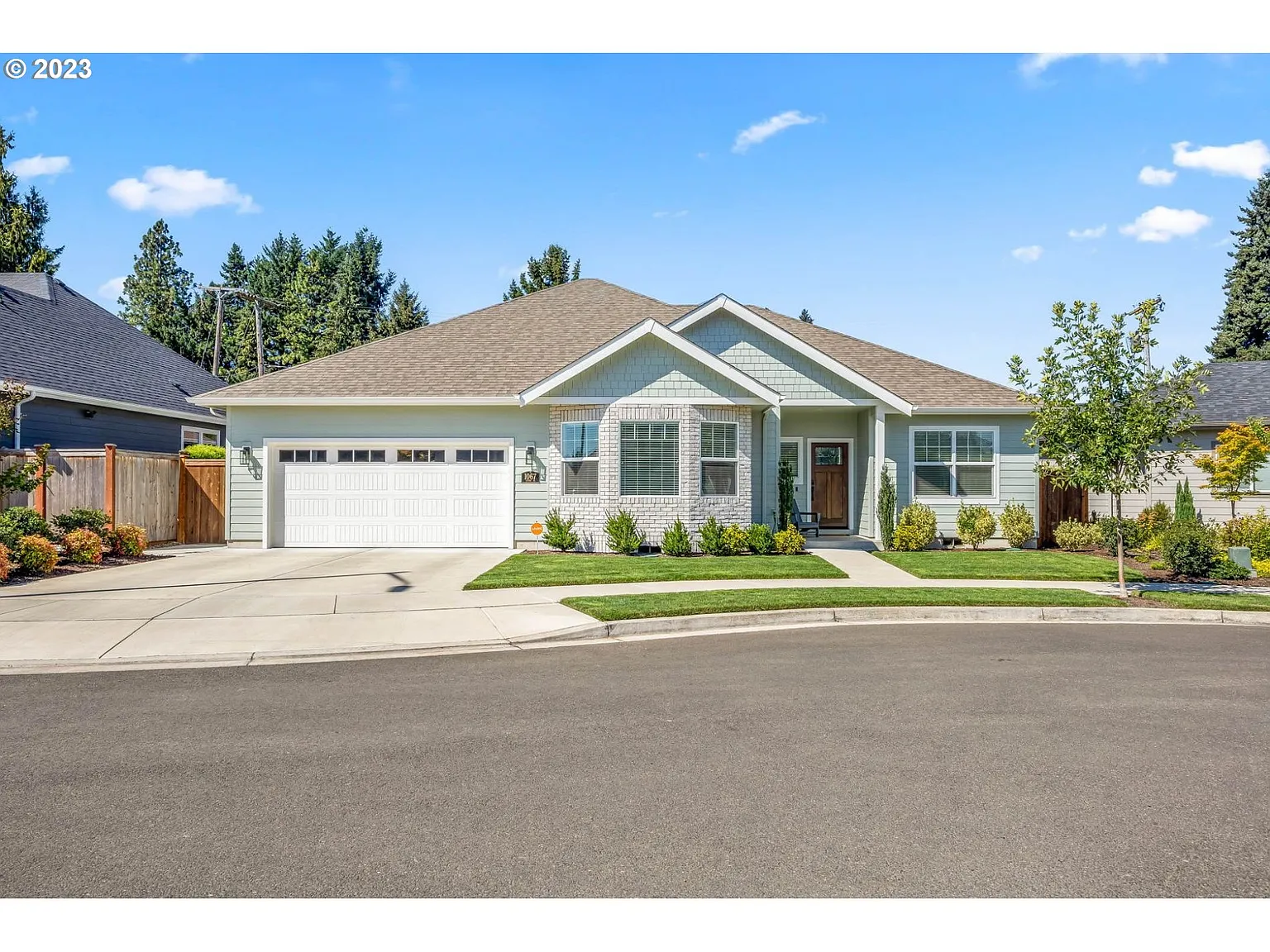 1067 Lupine St photo 1