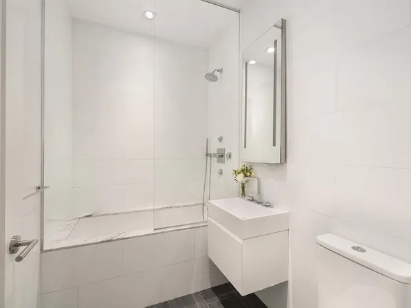 290 West Street image 12 of 19