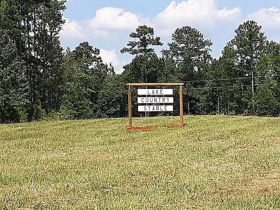 Sign at Paramount Drive