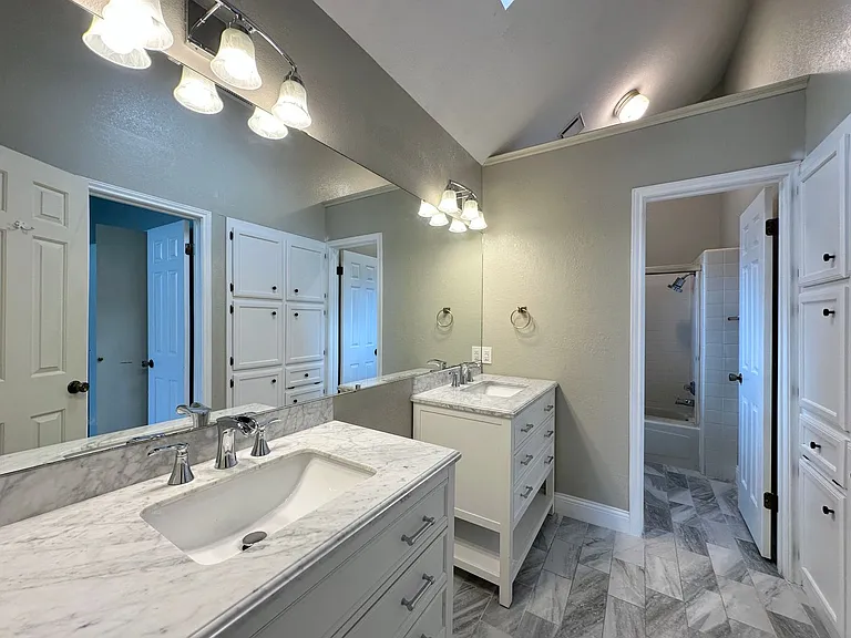 1818 Diana Ln — Photo 25