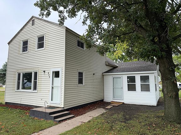 2nd image of 203 4th St S