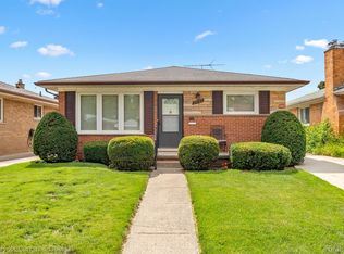 7491 Robindale Ave, Dearborn Heights, MI 48127