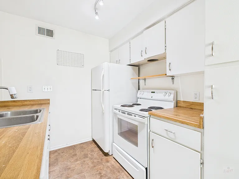 910 Duncan Ln — Photo 25