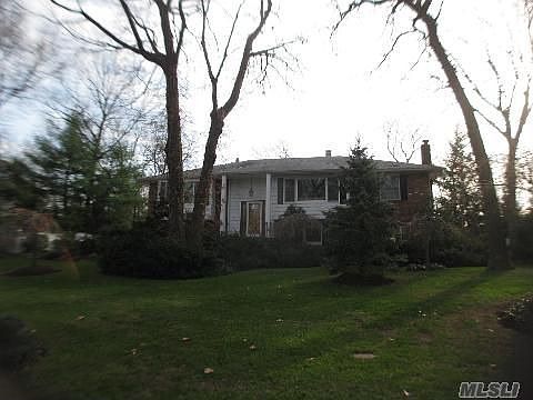 1st image of 4 Dalton Ln